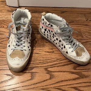 Golden Goose (size 37)  GOLDEN GOOSE
Mid Star Calf Hair Sneakers